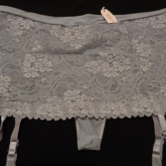 VICTORIAS SECRET NWT OLDER STOCK LACEY GREY GIRDLE PANTIES W GARDERS M - Picture 3 of 4